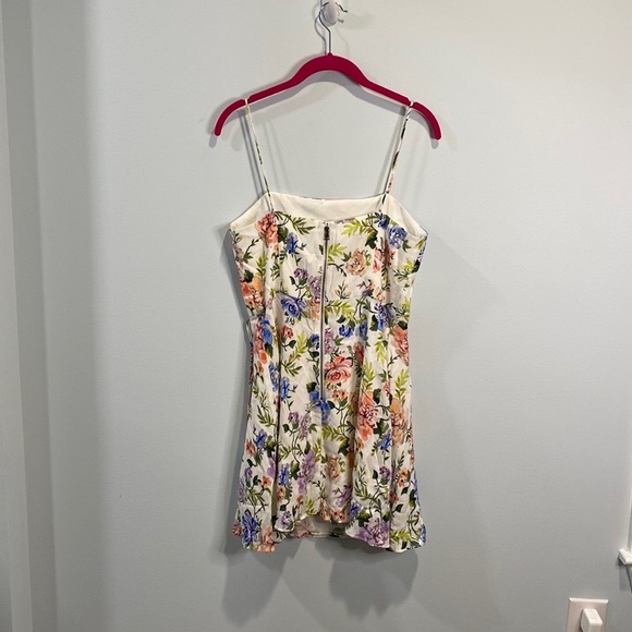 Alice + Olivia Trixie Floral Mini Dress 8 - Picture 5 of 5